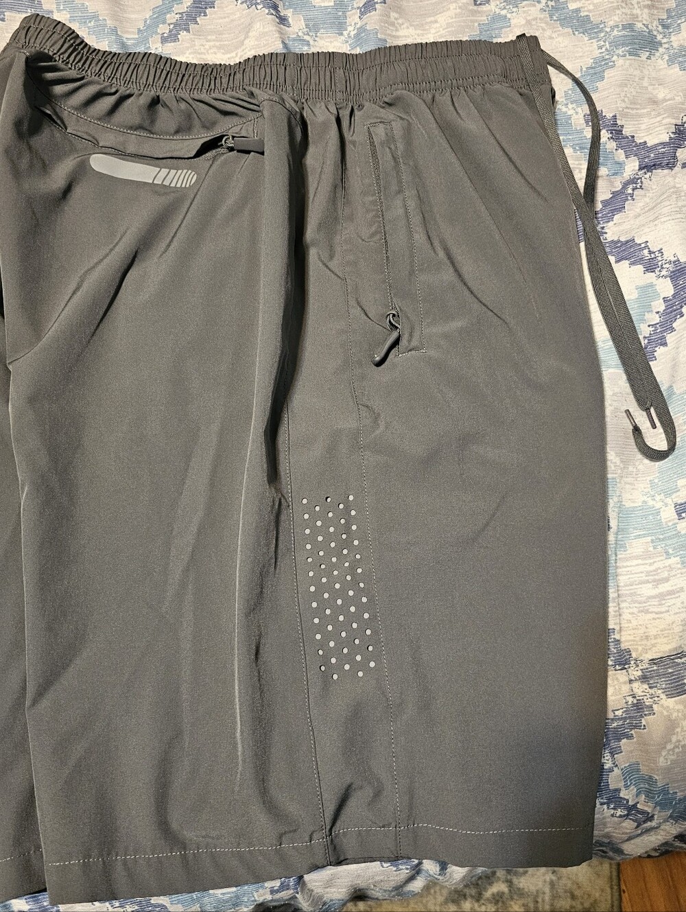 Northyard Men's Gray Athletic Shorts with Zip Pocket